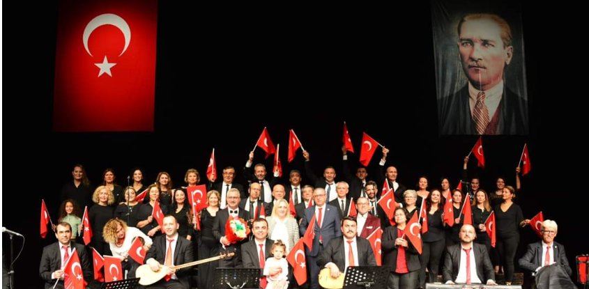 Kocaeli İl Kültür ve Turizm Müdürlüğü Korosu, Atatürk'ün Sevdiği Türküleri Söyledi